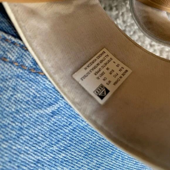 White and Tan Women's reef cushioned platform sandals | size 6 - Picture 7 of 9